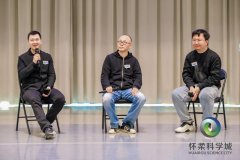 PV无人机的高速飞翔和无人机编队表演则带来了视